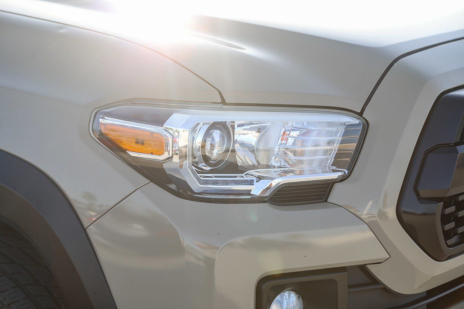 Used 2019 Toyota Tacoma TRD Off-Road w/ Technology Package RWD image 8