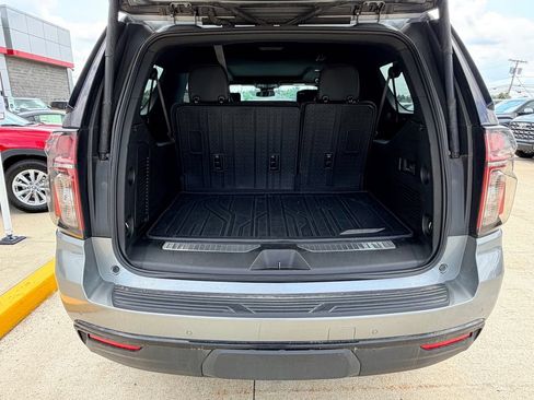Used 2023 Chevrolet Suburban RST w/ Luxury Package AWD/4WD image 29