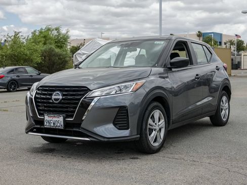 Used 2024 Nissan Kicks S FWD image 8