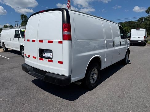 Used 2021 Chevrolet Express 2500 RWD image 7