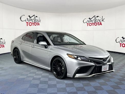 Used 2023 Toyota Camry XSE image 3