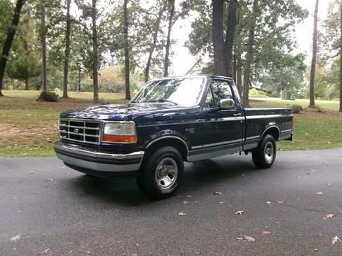 Used 1995 Ford F150 XLT image 1