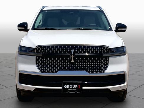 New 2026 Lincoln Navigator L Premier AWD/4WD image 3
