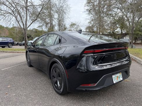 Used 2024 Toyota Prius LE image 4