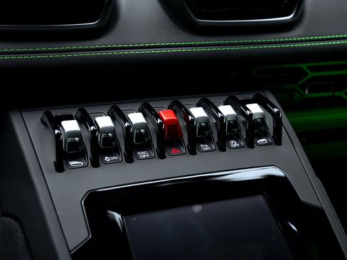 Used 2022 Lamborghini Huracan EVO RWD image 41