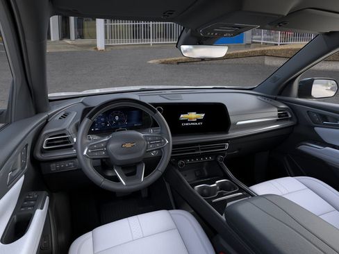 New 2026 Chevrolet Traverse High Country w/ LPO, Floor Liner Package AWD/4WD image 15