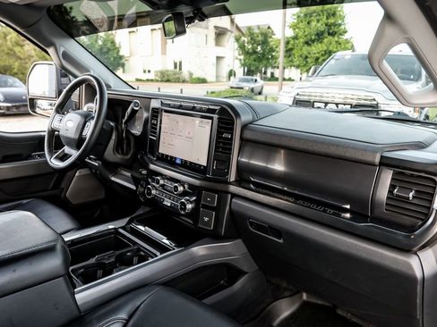 Used 2024 Ford F250 Lariat w/ Sport Appearance Package AWD/4WD image 10