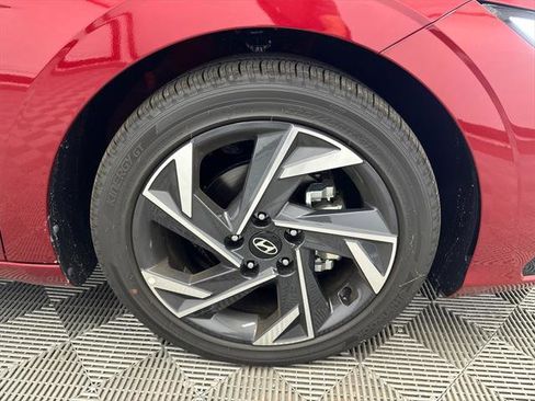 New 2025 Hyundai Elantra Limited image 13