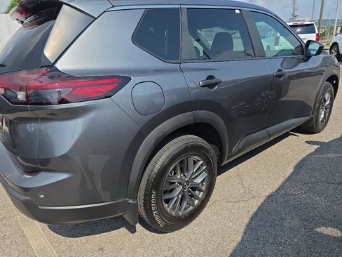 Used 2025 Nissan Rogue S FWD image 26