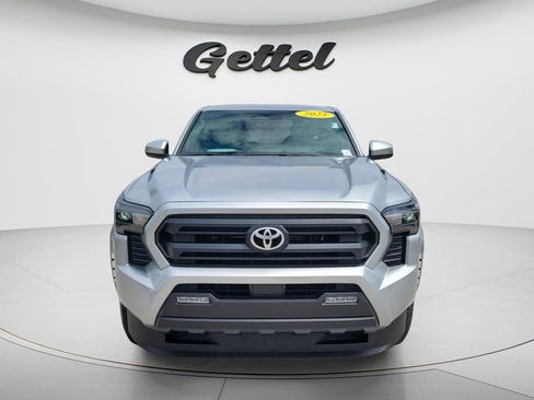 Certified 2025 Toyota Tacoma SR5 AWD/4WD image 2