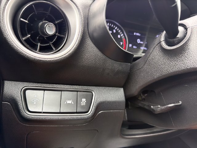Used 2021 Kia Forte LXS FWD image 17