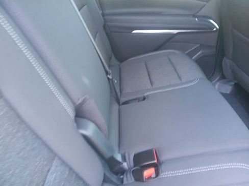 Used 2024 Chevrolet Traverse LS w/ Midnight/Sport Edition AWD/4WD image 17