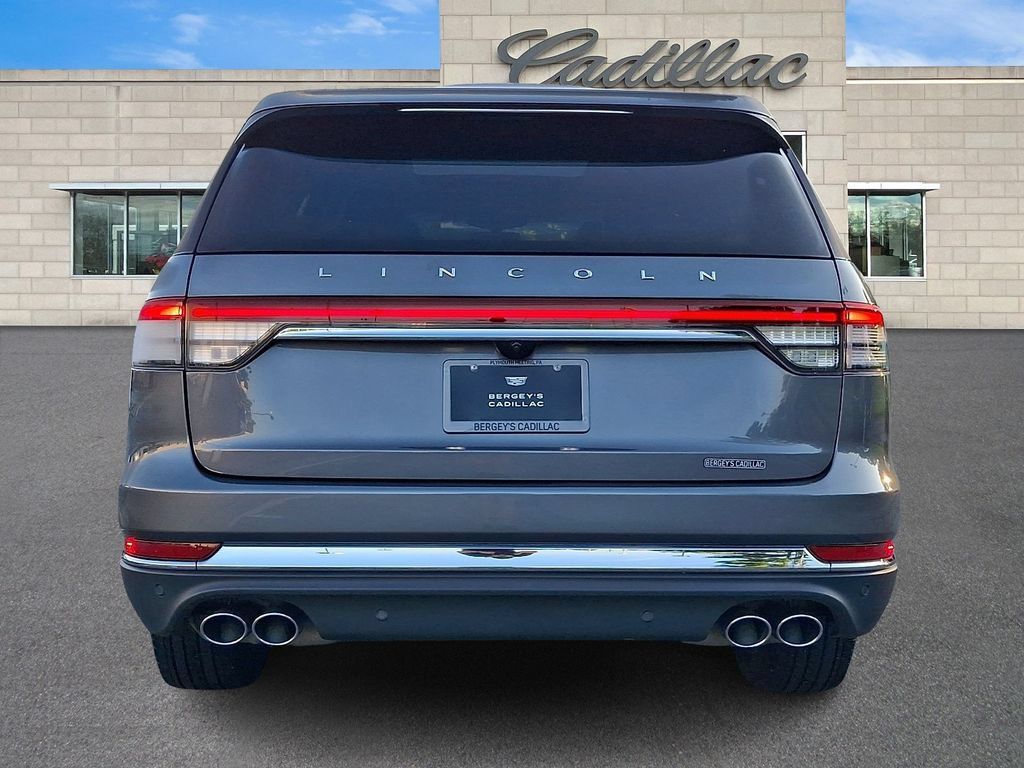 Used 2024 Lincoln Aviator Reserve w/ Equipment Group 201A AWD/4WD image 6