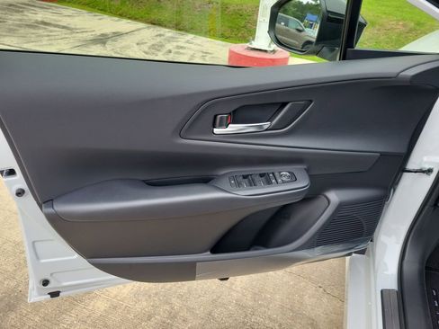 New 2026 Toyota Prius Plug-In Hybrid FWD image 12