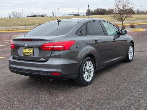 Used 2015 Ford Focus SE w/ SE Cold Weather Package image 3