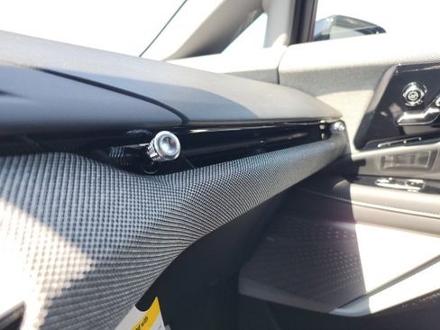 New 2025 Cadillac Optiq Luxury 2 image 39