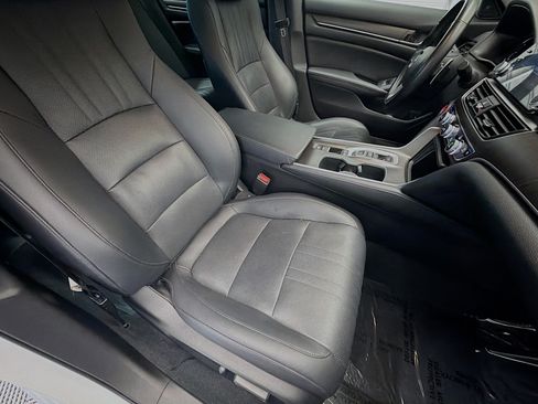 Used 2022 Honda Accord Touring image 15