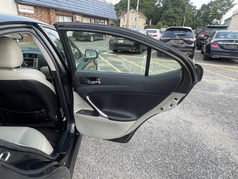 Used 2009 Lexus IS 250 AWD image 17