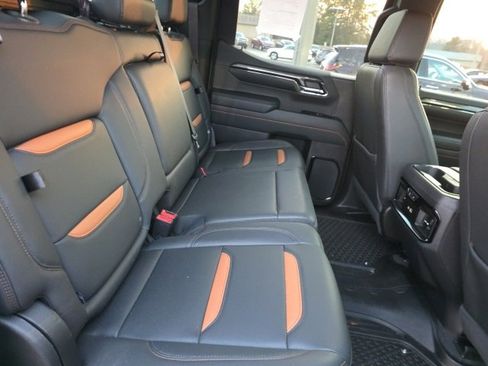 Used 2024 GMC Sierra 1500 AT4 w/ Technology Package image 11
