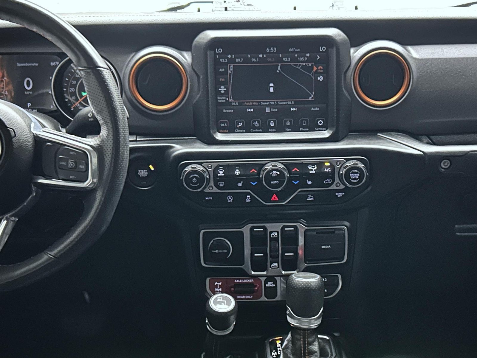 Used 2023 Jeep Gladiator Mojave w/ LED Lighting Group AWD/4WD image 13