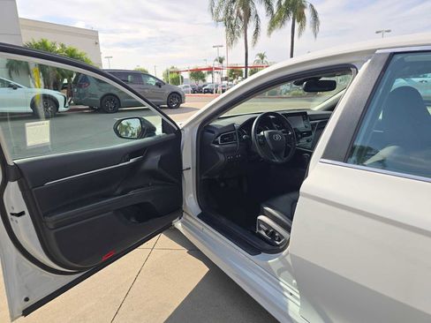 Used 2023 Toyota Camry SE w/ Convenience Package FWD image 19