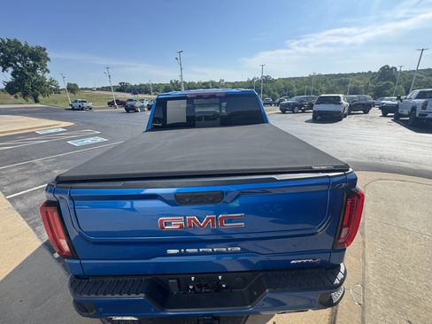 Used 2024 GMC Sierra 1500 AT4 w/ Technology Package AWD/4WD image 7