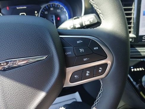 New 2026 Chrysler Pacifica Select image 34