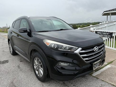 Used 2017 Hyundai Tucson SE Plus w/ Cargo Package AWD/4WD image 3