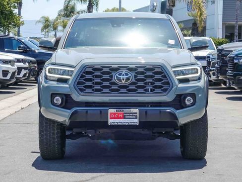 Used 2023 Toyota Tacoma TRD Off-Road w/ Technology Package RWD image 2