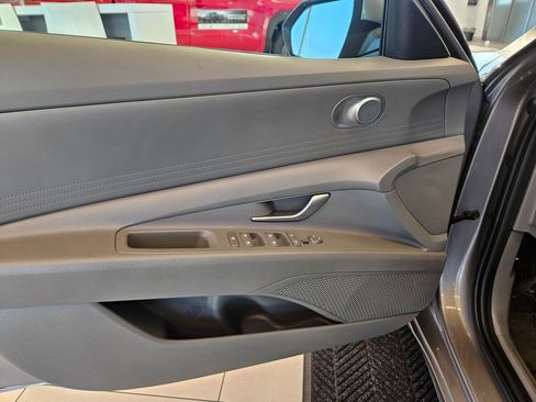 Used 2024 Hyundai Elantra SEL image 13