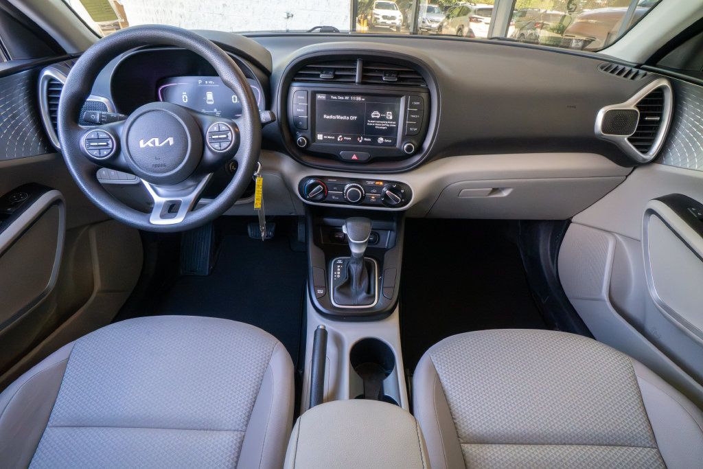 Used 2023 Kia Soul LX FWD image 19
