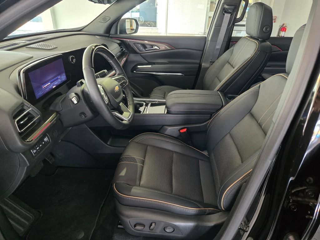 Certified 2025 Chevrolet Traverse High Country w/ LPO, Floor Liner Package AWD/4WD image 23