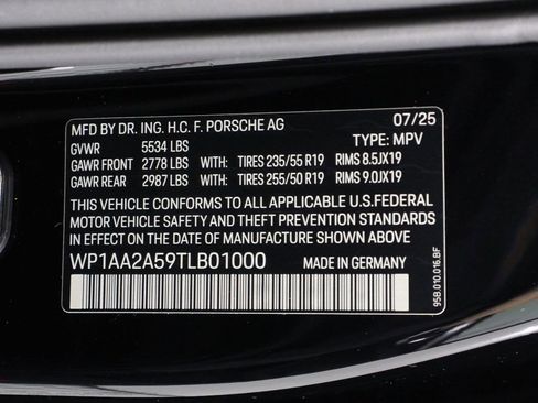 Certified 2026 Porsche Macan AWD/4WD image 19