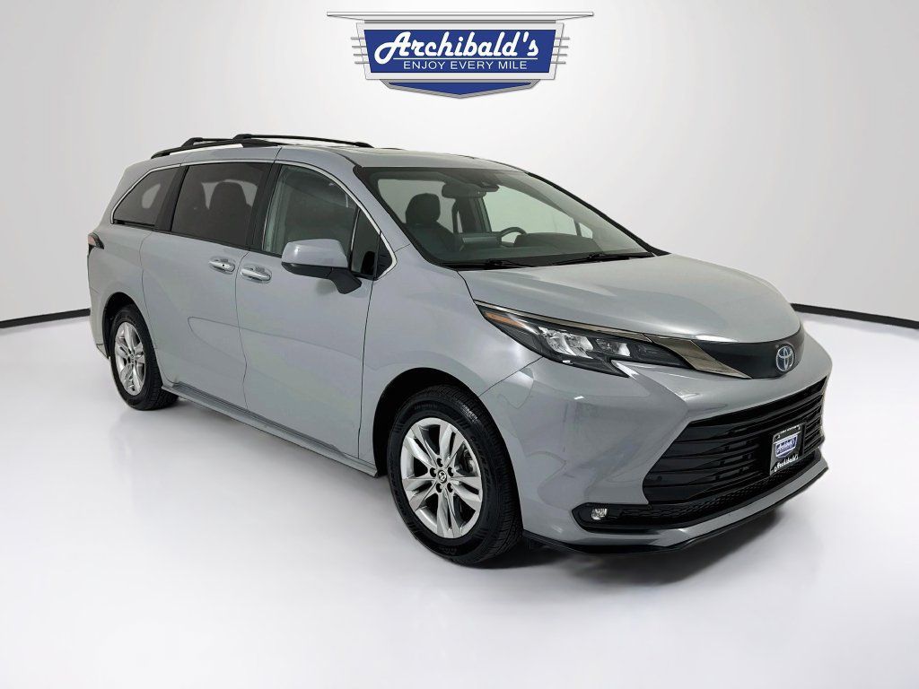 Used 2022 Toyota Sienna XLE Woodland Edition AWD/4WD 360° Tour