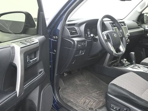 Used 2024 Toyota 4Runner SR5 AWD/4WD image 10