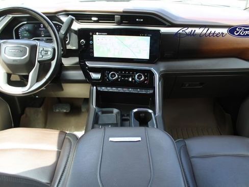 Used 2024 GMC Sierra 2500 Denali w/ Denali Reserve Package AWD/4WD image 16