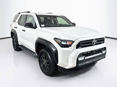 Used 2025 Toyota 4Runner SR5 AWD/4WD image 5
