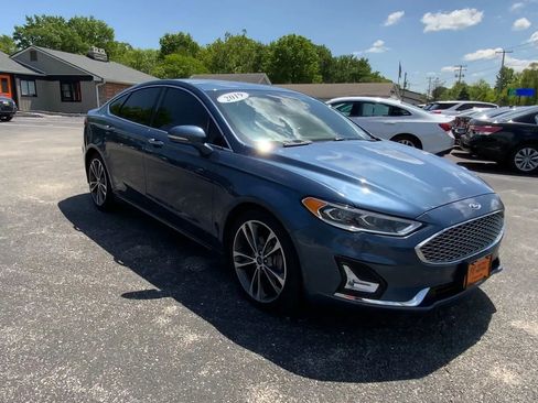 Used 2019 Ford Fusion Titanium FWD image 2