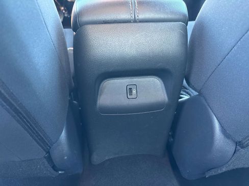 Used 2023 Nissan Sentra SV image 11