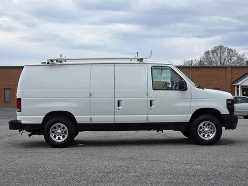 Used 2011 Ford E-150 and Econoline 150 w/ Commercial Cargo Van Pkg RWD image 23