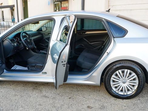 Used 2014 Volkswagen Passat 1.8T S image 11