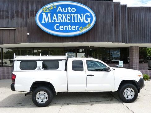 Used 2021 Toyota Tacoma SR image 4