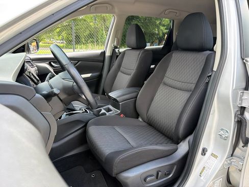 Used 2020 Nissan Rogue SV AWD/4WD image 18