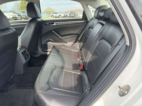 Used 2016 Volkswagen Passat 1.8T SE image 22
