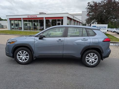 Used 2023 Toyota Corolla Cross L FWD image 2