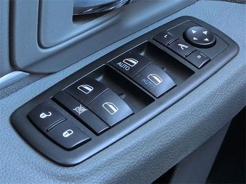 Used 2014 RAM 1500 Big Horn image 24