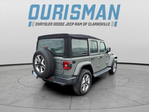 Used 2018 Jeep Wrangler Unlimited Sahara image 3