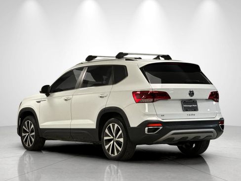 Used 2023 Volkswagen Taos SE FWD image 3