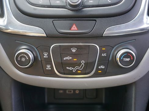 Used 2019 Chevrolet Equinox LS FWD image 10