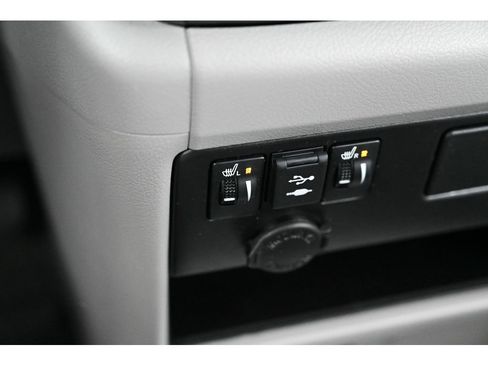 Used 2018 Toyota Sienna XLE image 41